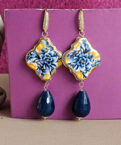 Alternative view of Orecchini Siciliani con Mattonelle in Ceramica di Caltagirone e Gocce di Agata Blu