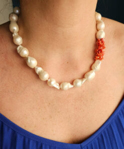 Alternative view of Collana Girocollo con Perle Barocche e Corallo Naturale_Spedizione 7 giorni