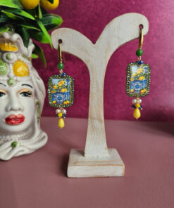 Orecchini siciliani con mattonelle in ceramica di caltagirone e pietre colorate