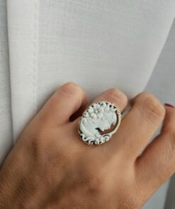 Alternative view of Anello Vittoriano in Argento 925 con Cammeo di Torre del Greco