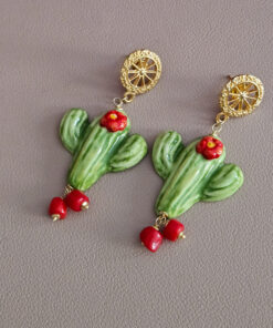 Orecchini siciliani con fichi d'india in ceramica di caltagirone e corallo rosso