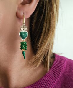 Alternative view of Orecchini Pendenti con Cuori Sacri e Pietre Verdi a Grappolo