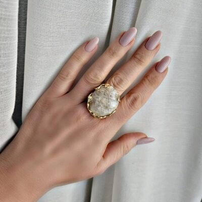 Anello ovale con pietra di luna