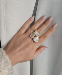 Anello triplo con cristallo di rocca e perla barocca piatta