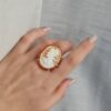 Anello vittoriano con cammeo di torre del greco e corallo rosso