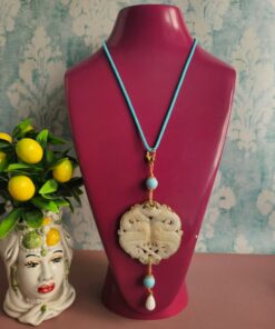 Collana a corda con ciondolo giada burma bianca e turchese