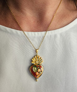 Collana con ciondolo cuore sacro