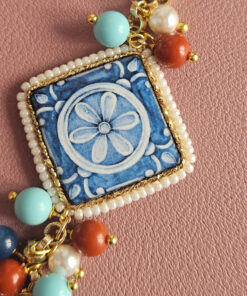 Alternative view of Bracciale a Catena con Pietre Colorate e Mattonella in Ceramica di Caltagirone