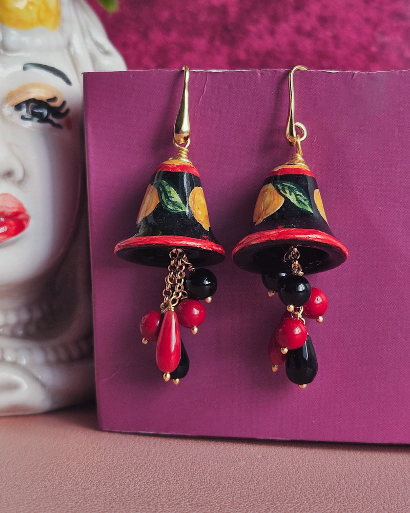Orecchini siciliani con campanelle in ceramica di caltagirone e pietre colorate