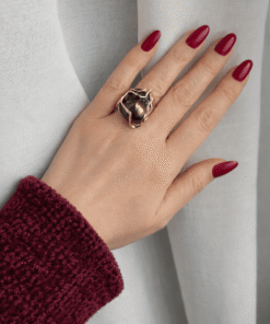 anello vistoso in argento 925 placcato oro con perla barocca nera