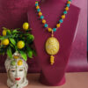 Collana a catena con giada gialla e blu e cammeo in ceramica di caltagirone