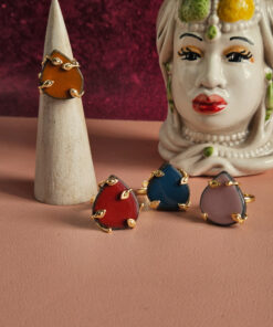 anelli a goccia in pietra lavica e ceramica colorata
