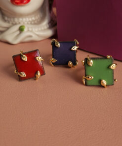 anello quadrato in pietra lavica e ceramica colorata