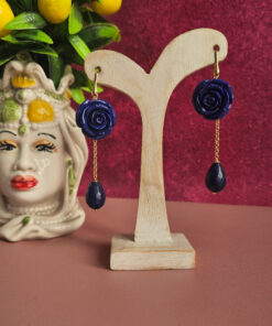 orecchini lunghi con rose blu