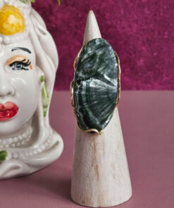 Anello ovale con serafinite