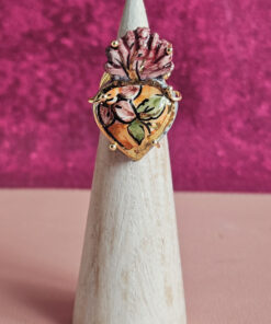Alternative view of Anello artigianale con Cuore Sacro in Ceramica di Caltagirone