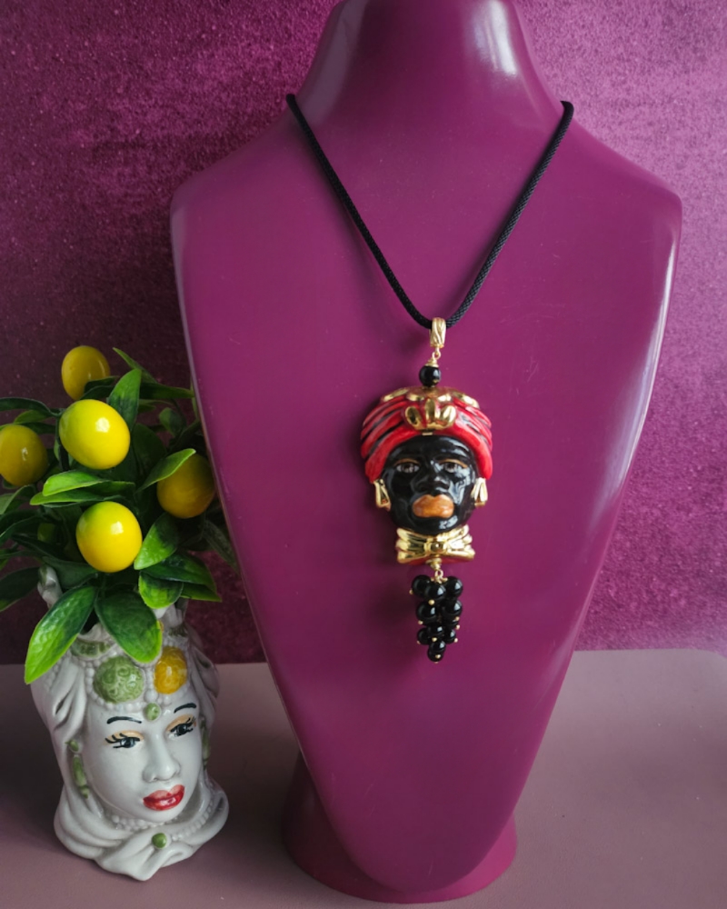 collana a corda con testa di moro in ceramica di caltagirone e onice nero