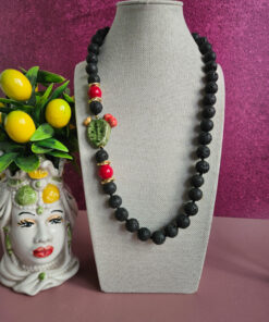 collana decollete siciliana con pietra lavica e fico in ceramica di caltagirone