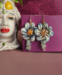 orecchini siciliani con fiori in ceramica di caltagirone dipinti a mano e aquamarina