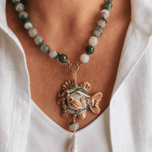 Collana Girocollo con Agata Striata Verde e Pesciolino in Ceramica di Caltagirone