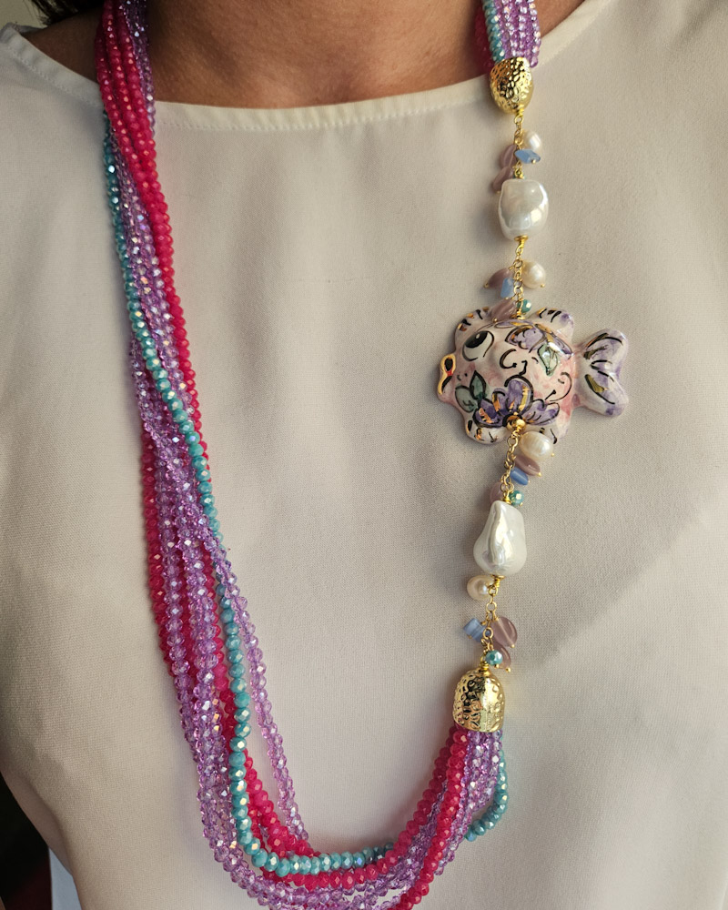 Collana Lunga con Cristalli Colorati e Pesce in Ceramica di Caltagirone - immagine 4
