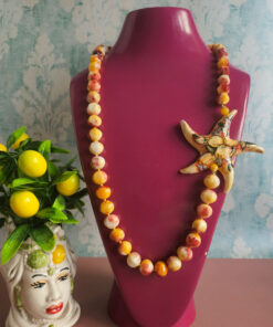 collana siciliana con giada floreale gialla borgogna e stella marina in ceramica di caltagirone