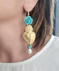 Alternative view of Orecchini a Goccia con Cuore Sacro, Rose Turchesi e Perle di Maiorca