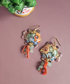 orecchini siciliani con pesci in ceramica di caltagirone amazzonite e corallo rosso