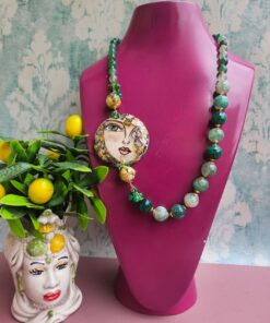 Collana Lunga in Agata Fuoco Verde con Ceramica di Caltagirone Dipinta a Mano