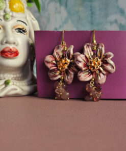 orecchini siciliani con fiori in ceramica di caltagirone e quarzo strawberry