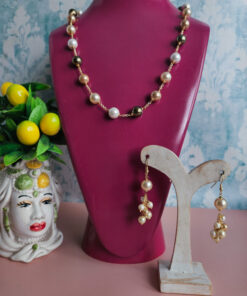 parure collana e orecchini con catena e perle