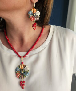 Alternative view of Parure Collana e Orecchini con Fiori in Ceramica di Caltagirone