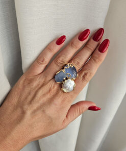 anello triplo con occhio di gatto blu e perla barocca piatta
