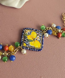 Alternative view of Bracciale a Catena con Pietre Colorate e Mattonella in Ceramica di Caltagirone