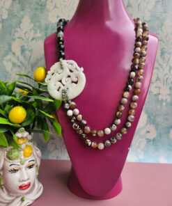 collana doppia con agata del madagascar bianca e marrone e giada burma bianca