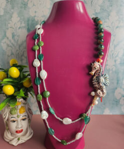 collana doppia con pietre di agata colorata e cavalluccio in ceramica di caltagirone