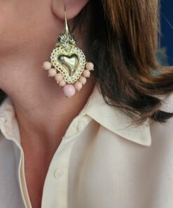 Alternative view of Orecchini Pendenti con Cuori Sacri in Ottone e Pietre Rosa