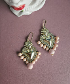 orecchini pendenti con cuori sacri oro e pietre rosa