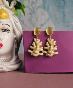 orecchini siciliani con rami di corallo in ceramica gialla e cristalli gialli