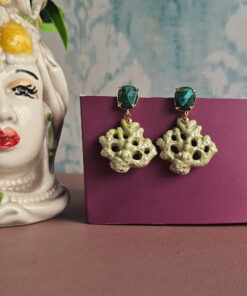 orecchini siciliani con rami di corallo verdi e malachite