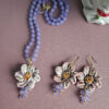 parure collana e orecchini con giada lilla e fiori in ceramica di caltagirone dipinta a mano