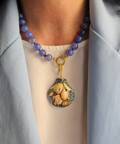 Collana Girocollo in Agata Fuoco Azzurra con Conchiglia in Ceramica di Caltagirone