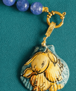 Alternative view of Collana Girocollo in Agata Fuoco Azzurra con Conchiglia in Ceramica di Caltagirone