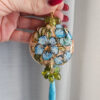 Ciondolo in Ceramica di Caltagirone Dipinta a Mano con Peridoto e Angelite