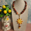 collana girocollo con diaspro rosso e sole in ceramica di caltagirone