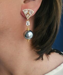 Alternative view of Orecchini Pendenti con Occhio di Gatto Bianco e Ematite