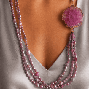 collana tre fili con perle rosa e giada fucsia