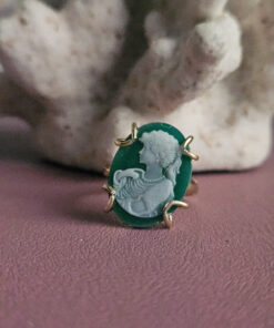 anello ovale in argento 925 placcato oro con cammeo naturale agata verde