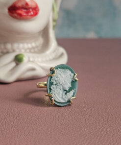 anello ovale in argento 925 placcato oro con cammeo naturale agata verde