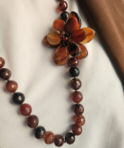 Alternative view of Collana Lunga con Pietre Agata Marrone e Fiore